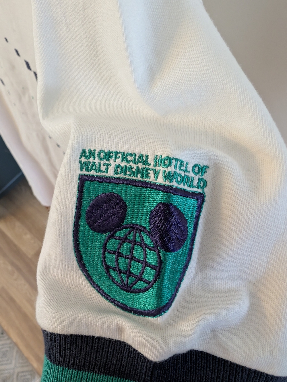RARE *NWT* Disney World Village At Hilton POLO SHIRT - Large - Picture 4 of 14